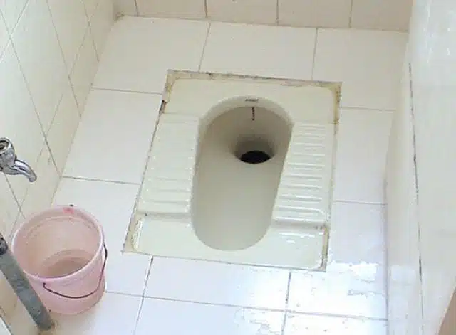 banheiro na índia