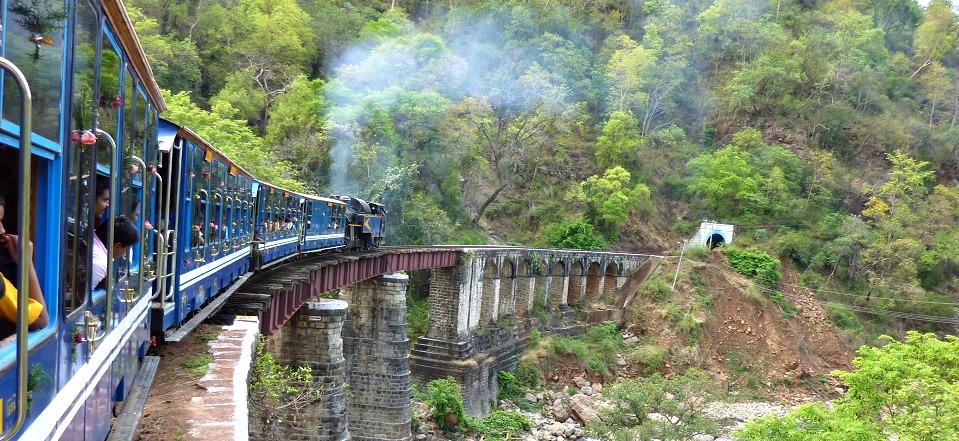 trem na índia