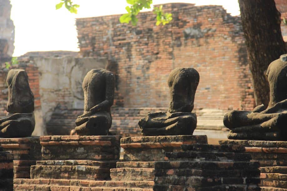 Budas em Ayutthaya, Tailândia