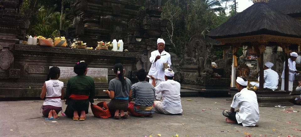 Templo em Bali, Indonésia.