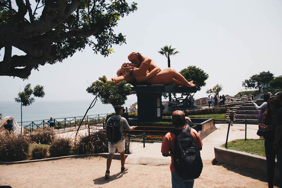 Estátua O Beijo, em Miraflores, Lima