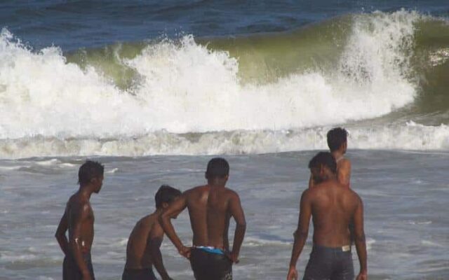 Foto de praia no Tâmil Nadu, Índia.