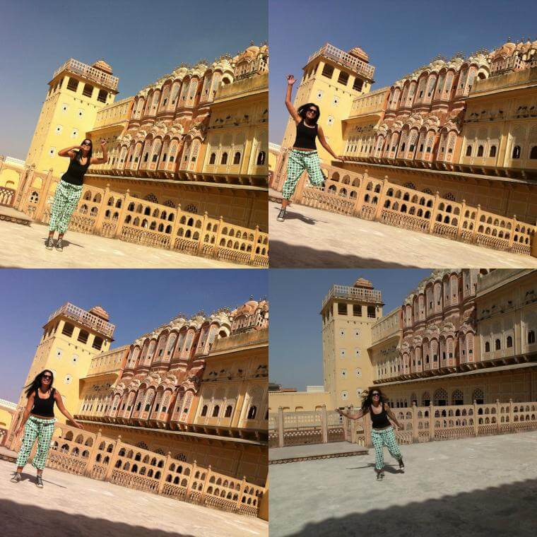 Naty pulando em Jaipur