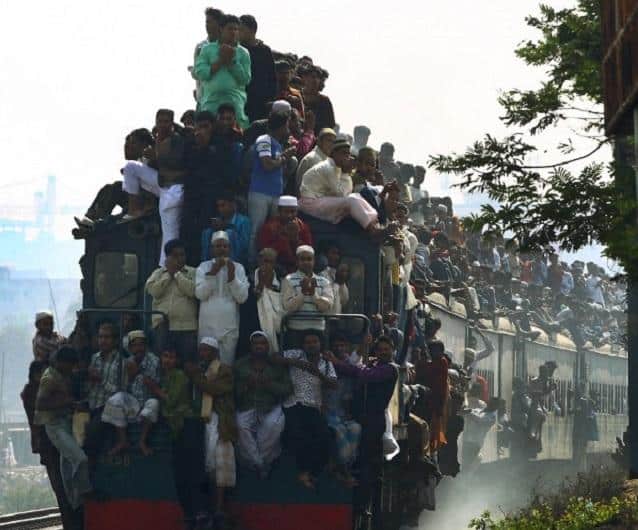 Trem lotado na Ásia