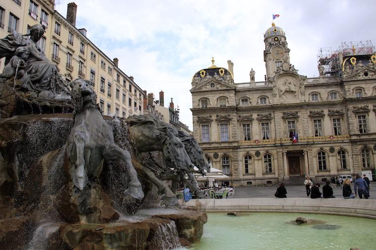 Praça em Lyon França