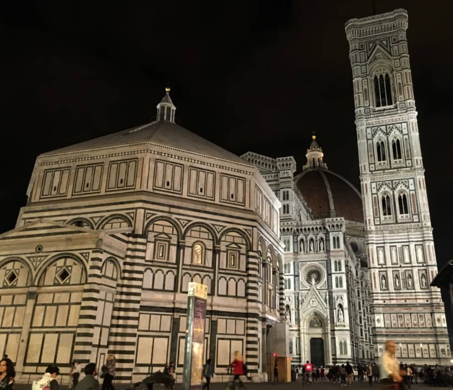 duomo de firenze e campanario de florenca a noite