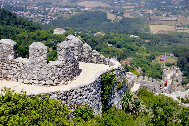 Vista do Castelo dos Mouros, em Sintra - Portugal