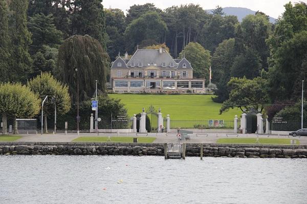 Casarões do Lago Genebra 