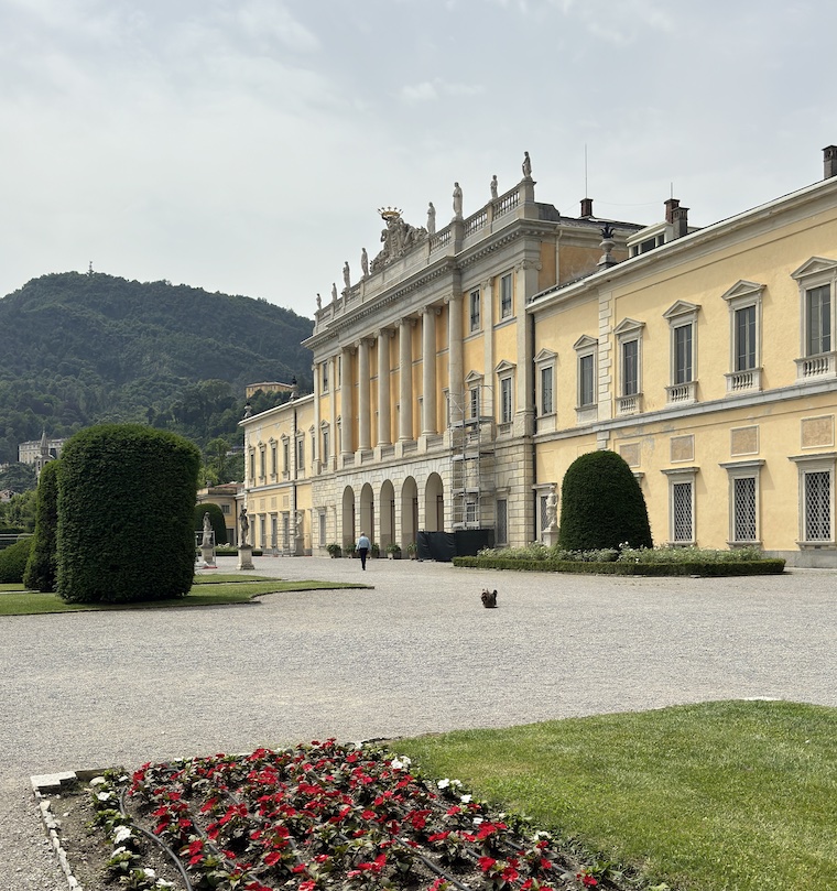 villa olmo em como