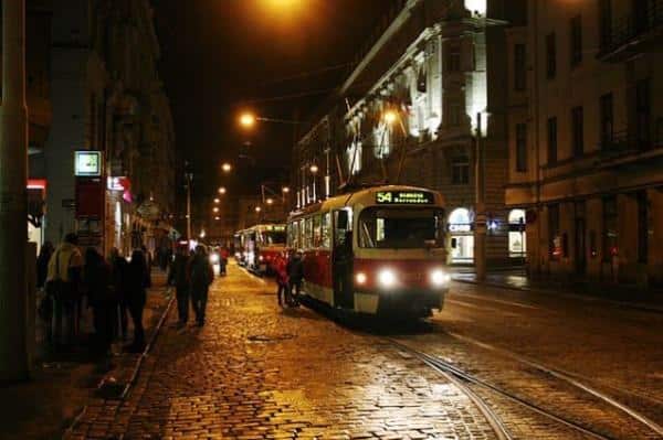 Prague_night_tram