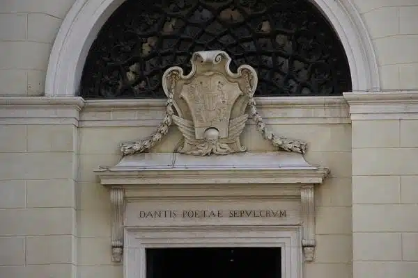 Tumba de Dante Alighieri, em Ravena 