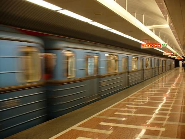 640px-Metrô_-_linha_2_(1502780231)