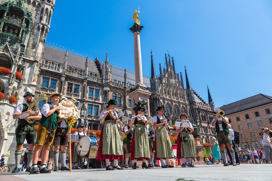 Roupas tradicionais da Bavária em Munique