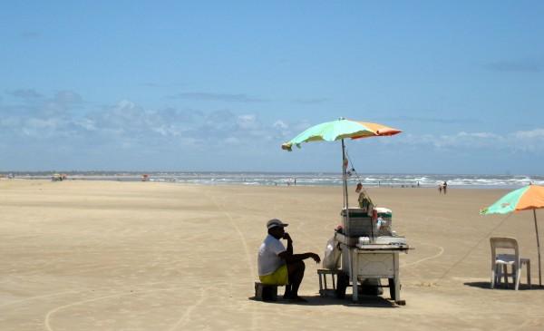 vendedor de coco na praia