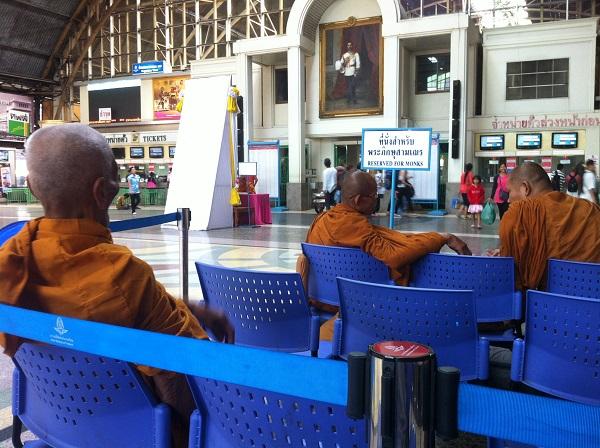 Monges na Tailândia