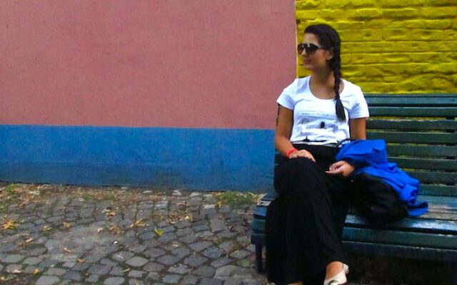 mulher viajar sozinha