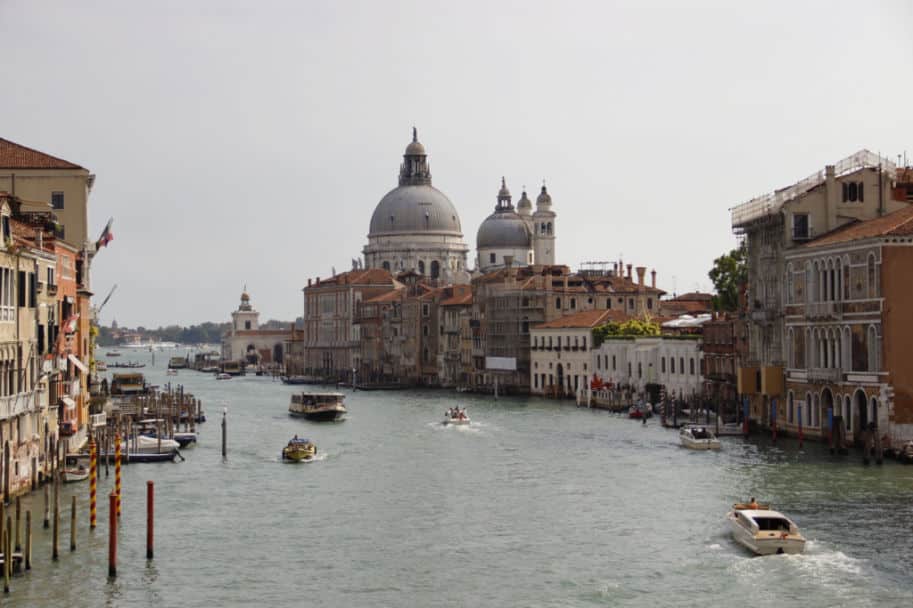 vista da ponte da academia gran canal veneza