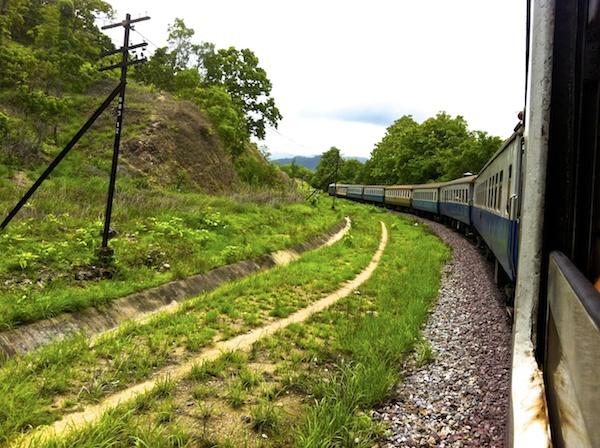 Viagem de trem pela Tailândia