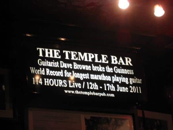 temple bar, noite na Irlanda