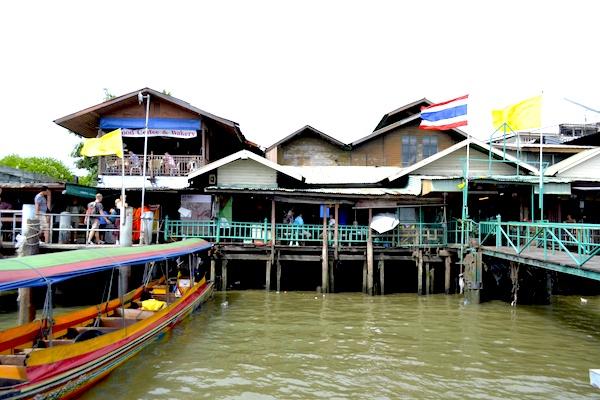 Pier de Barcos em Bangkok Tailandia