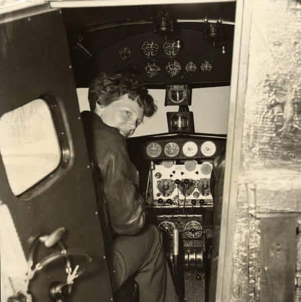 Amelia_Earhart_1936