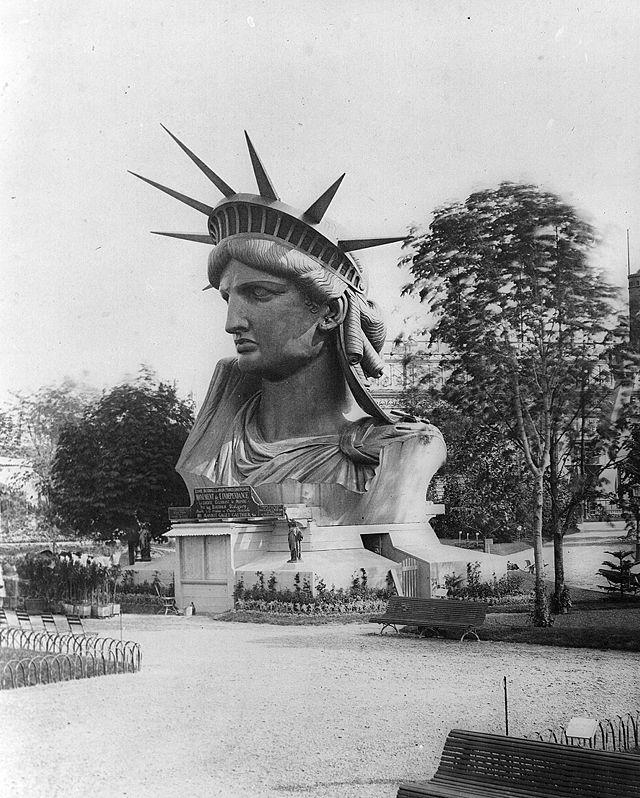 Estátua da Liberdade na Exposição Universal Paris 