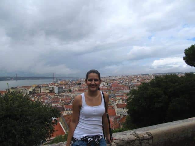 Luíza e a vista Castelo de São Jorge Lisboa