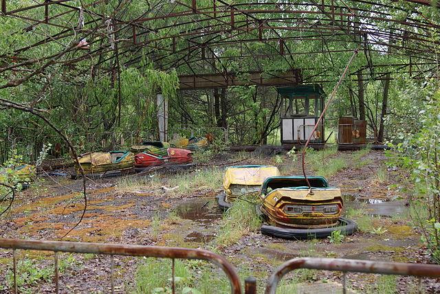 Pripyat,_autodrom_tour_chernobyl