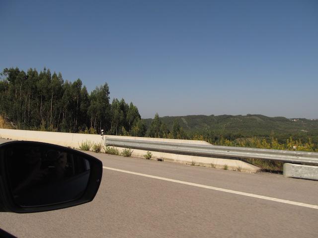 alugar carro em portugal estrada