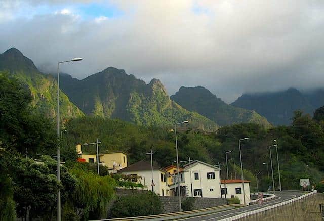 Estrada na Ilha da Madeira