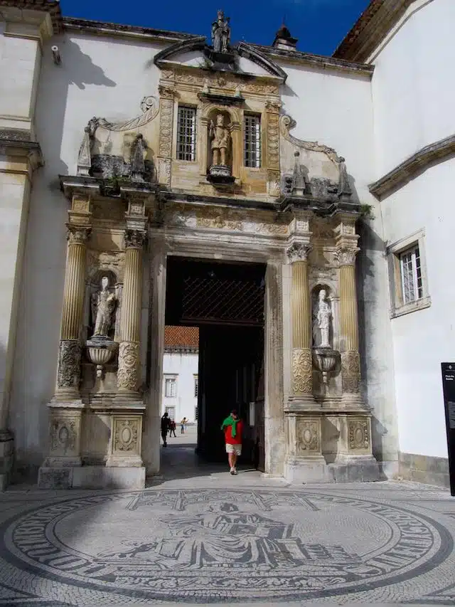 Porta Ferrea UC