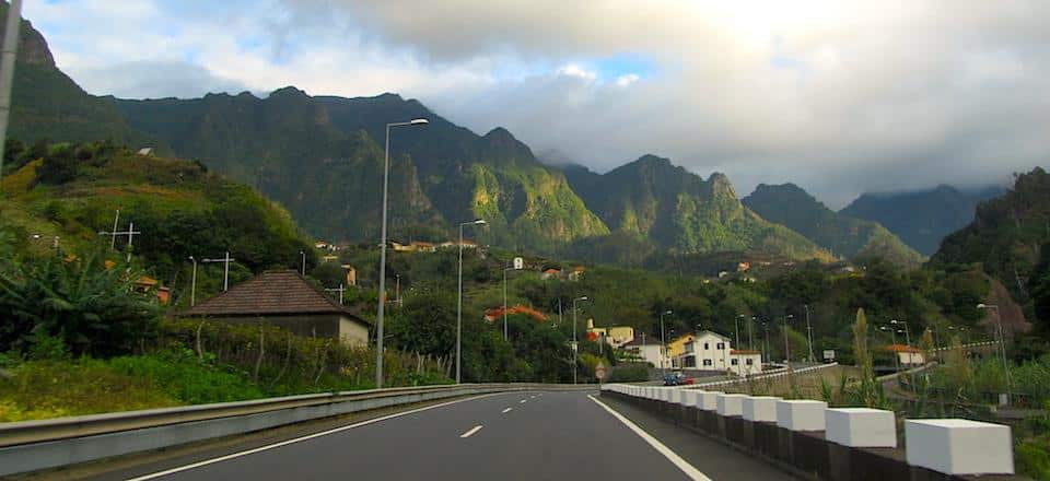 como se locomover na ilha da madeira estrada