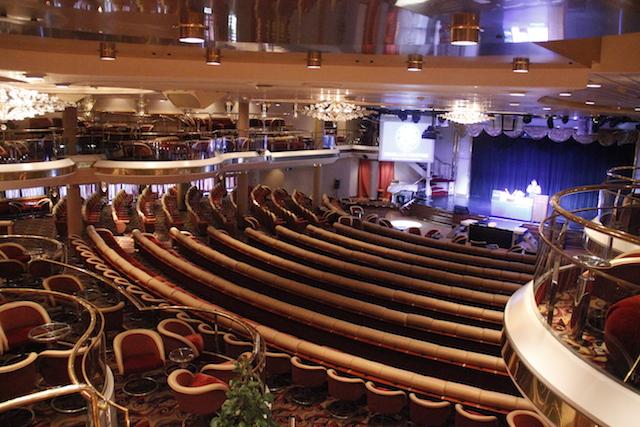 Teatro do cruzeiro Monarch - Pullmantur