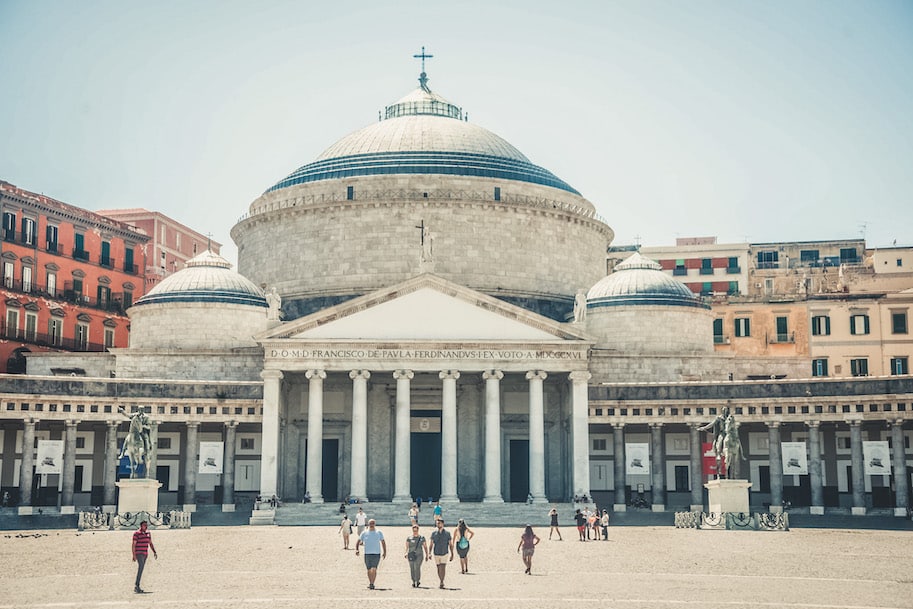 napoles italia piazza plebiscito