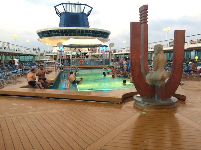 piscina do navio Monarch Pullmantur