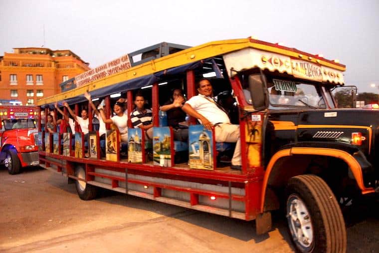 Passeio em Chiva Bus, Cartagena