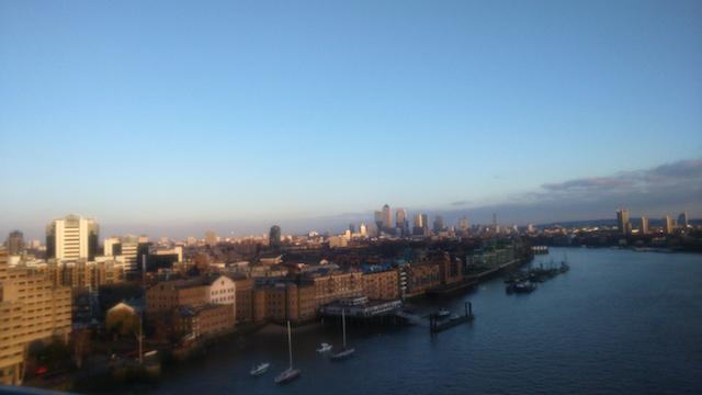 Tower Bridge Londres vista lado B