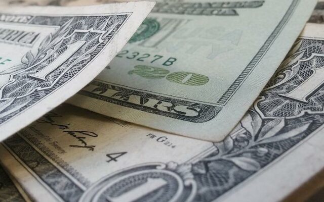 Viajar-Barato-Dólar-em-Alta