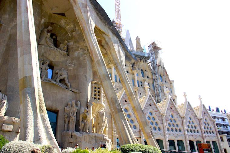 Fachada da Sagrada Família de Barcelona