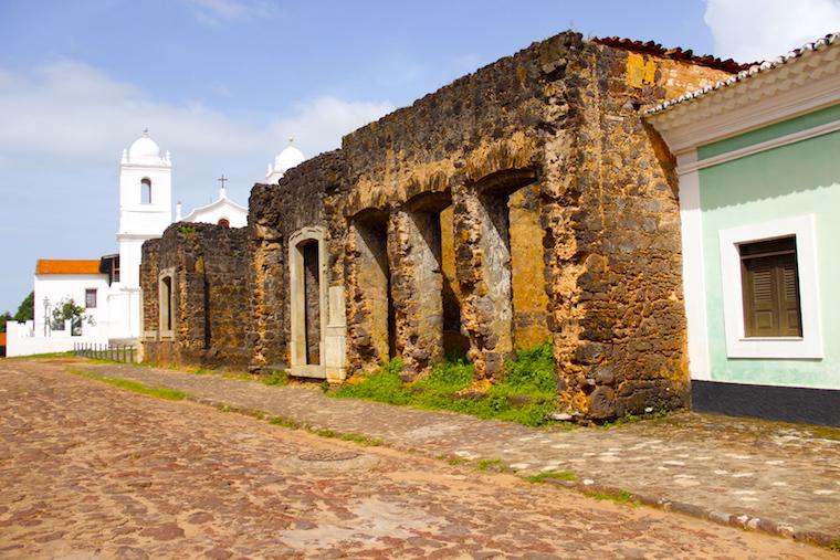 Ruínas em Alcântara, bate-volta de São Luís