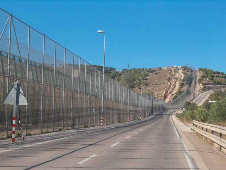 Cerca Ceuta e Melila - Espanha e Marrocos