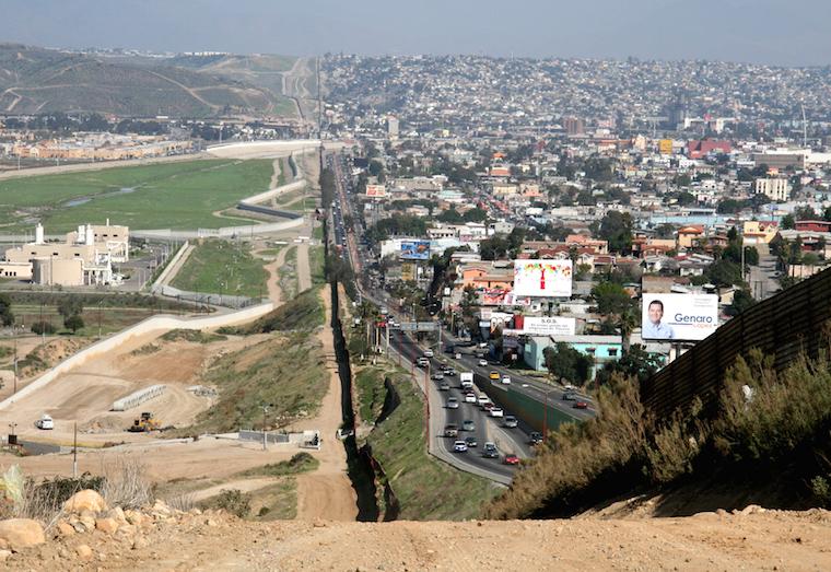 Muro na fronteira entre EUA e México