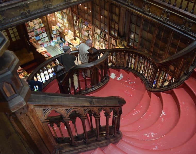 livraria lello e irmao escadaria