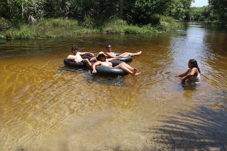 Passeio de boia no rio formigas, Maranhão