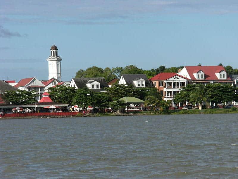 voo Paramaribo