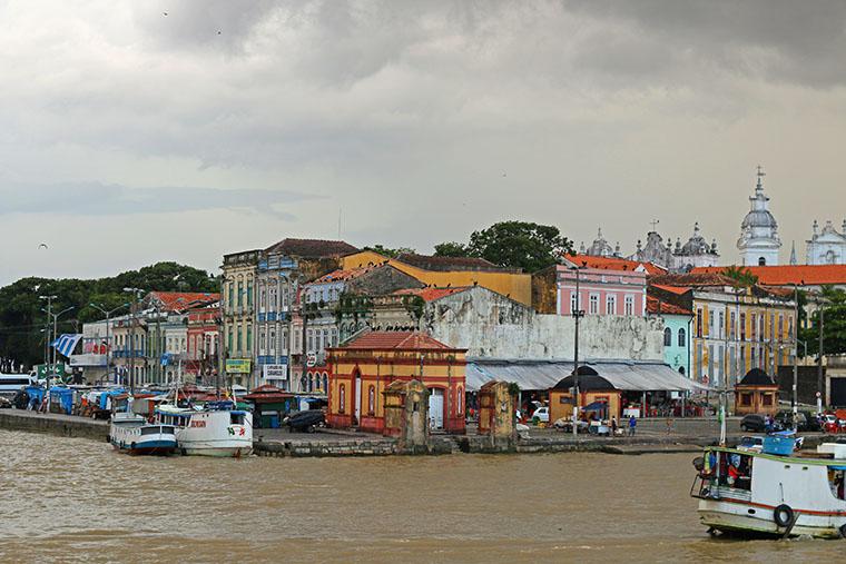 passeio de barco em Belém