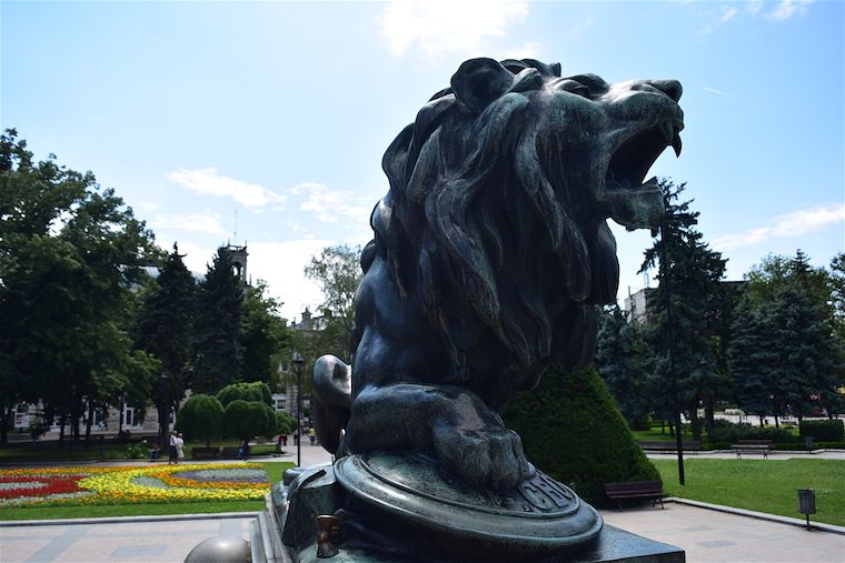 leão freedom monument ruse bulgária