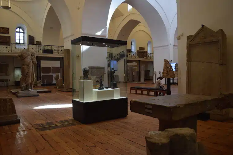 sofia bulgária museu arqueológico dentro