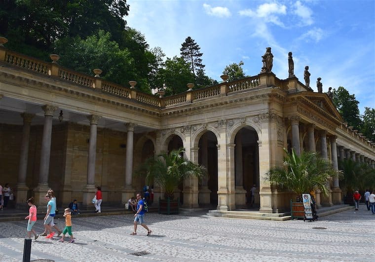 turismo karlovy vary república Tcheca mill colunas