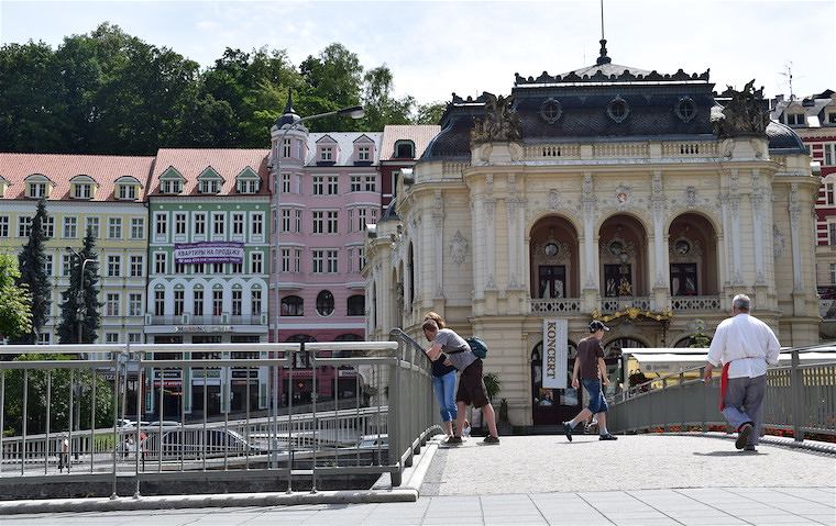 turismo karlovy vary república Tcheca teatro